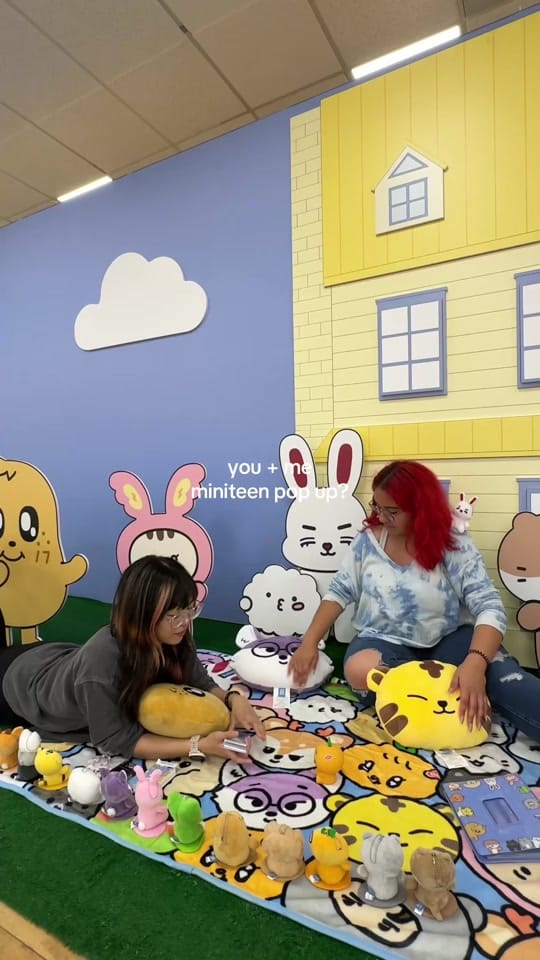 Post 10 by Chicago K-Pop Pop-Up! on TikTok (video)