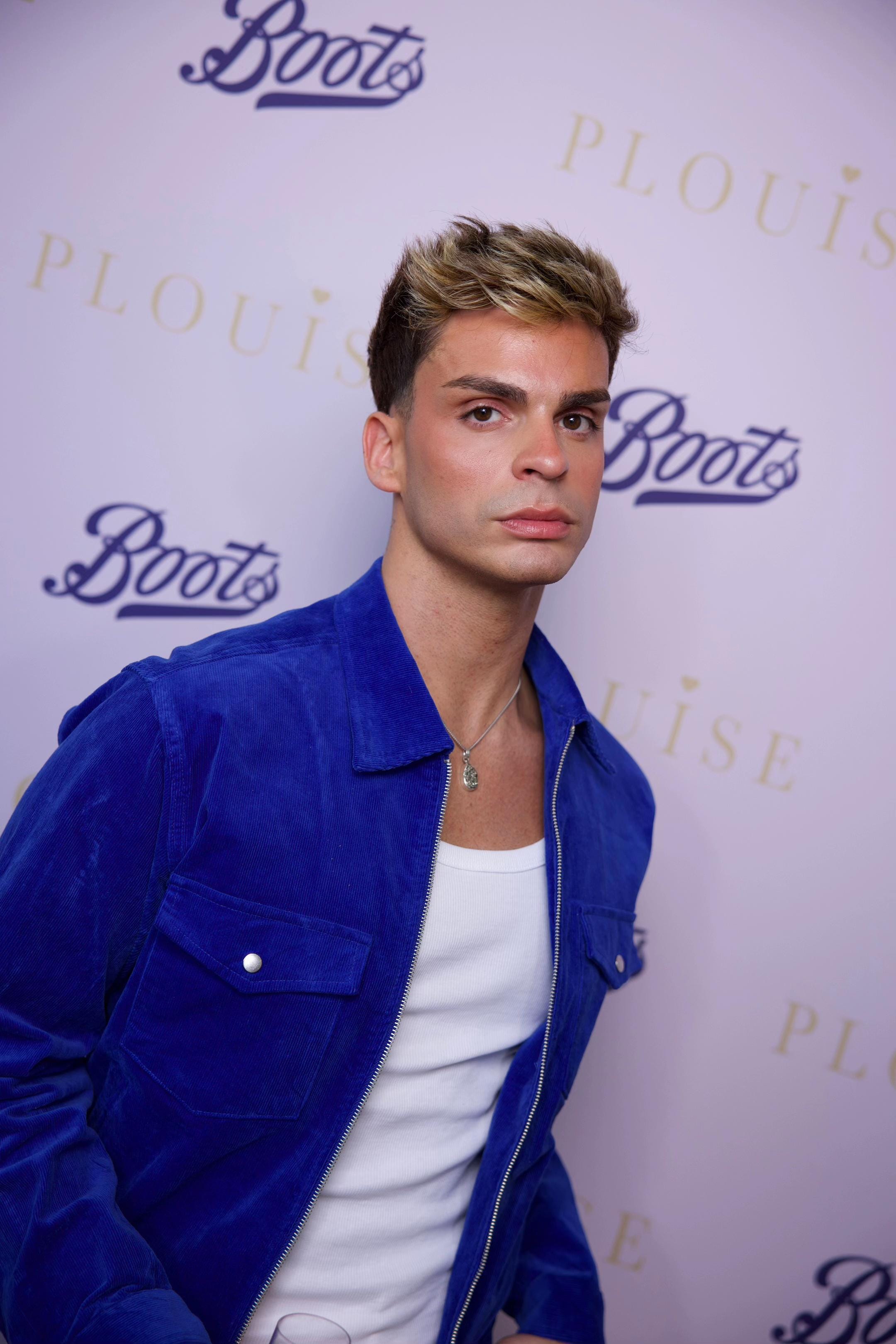 Post 4 by VICTOR on TikTok (video)