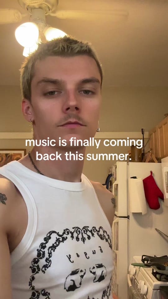 Post 3 by WORRY CLUB on TikTok (video)