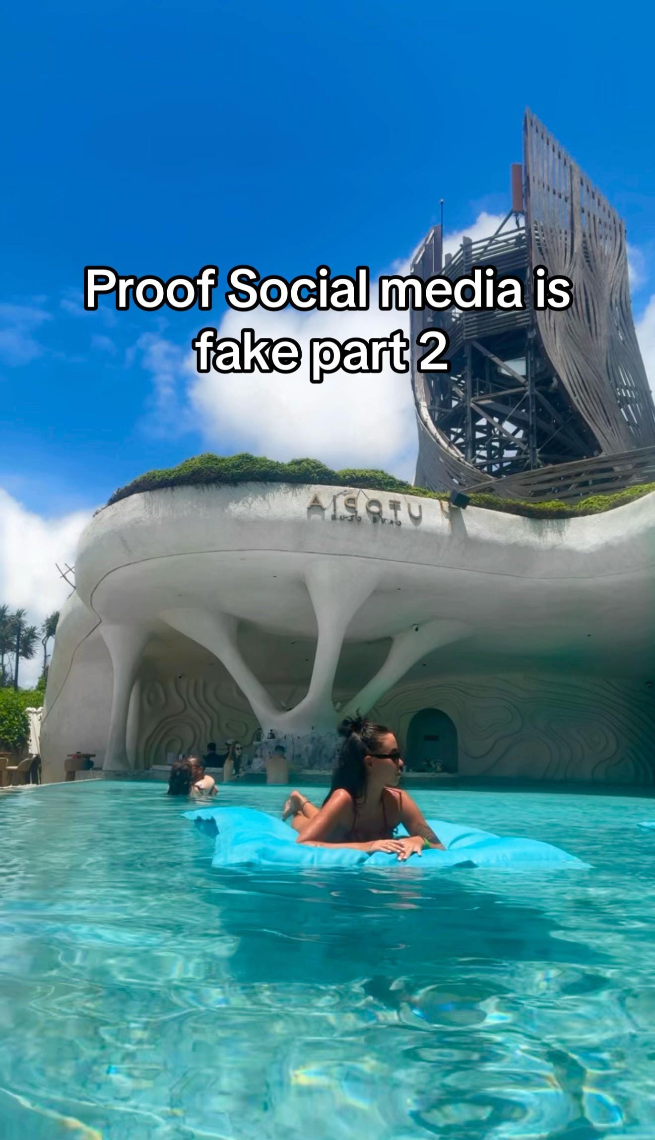 Post 4 by TravelWithAlex🥥 on TikTok (video)