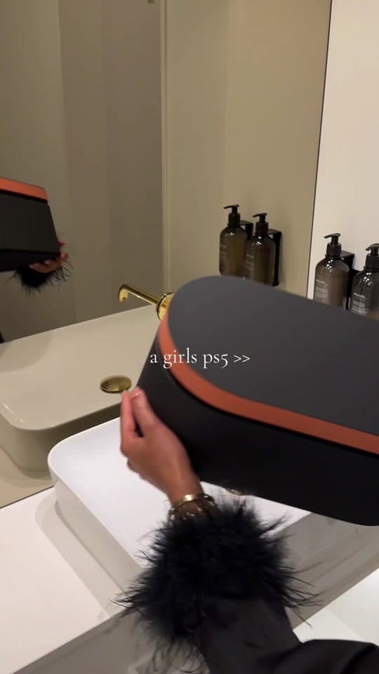 Post 1 by Ndamu on TikTok (video)