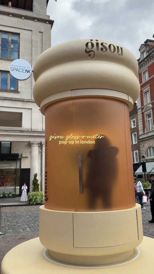 Post 4 by AR | London Content Creator on TikTok (video)