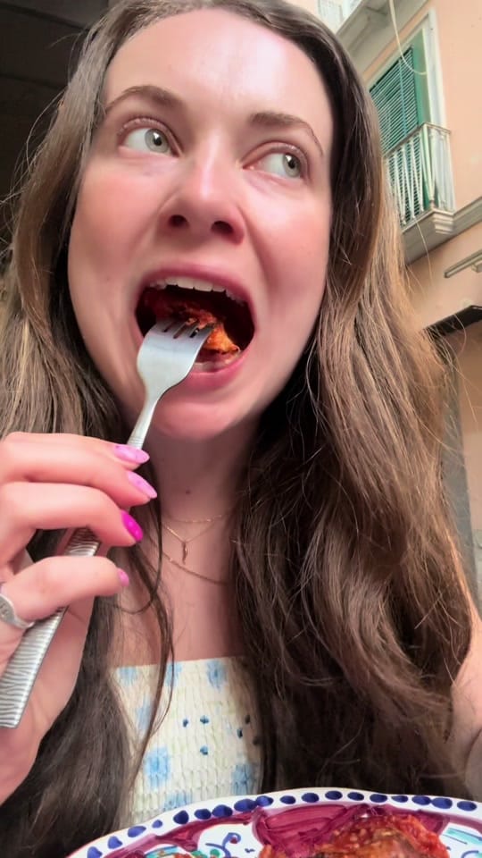 Post 4 by Elizabeth Eats & Travels 🗺️ on TikTok (video)
