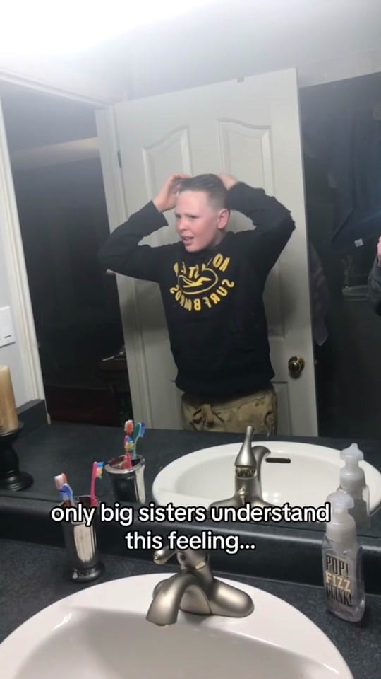 Post 8 by juliagosling88 on TikTok (video)