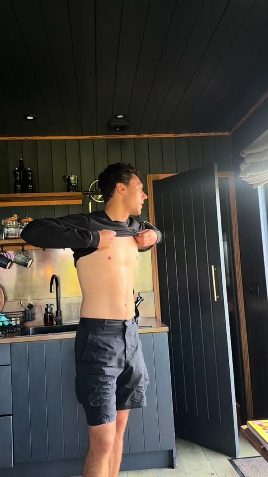 Post 3 by Tom Sparrow on TikTok (video)