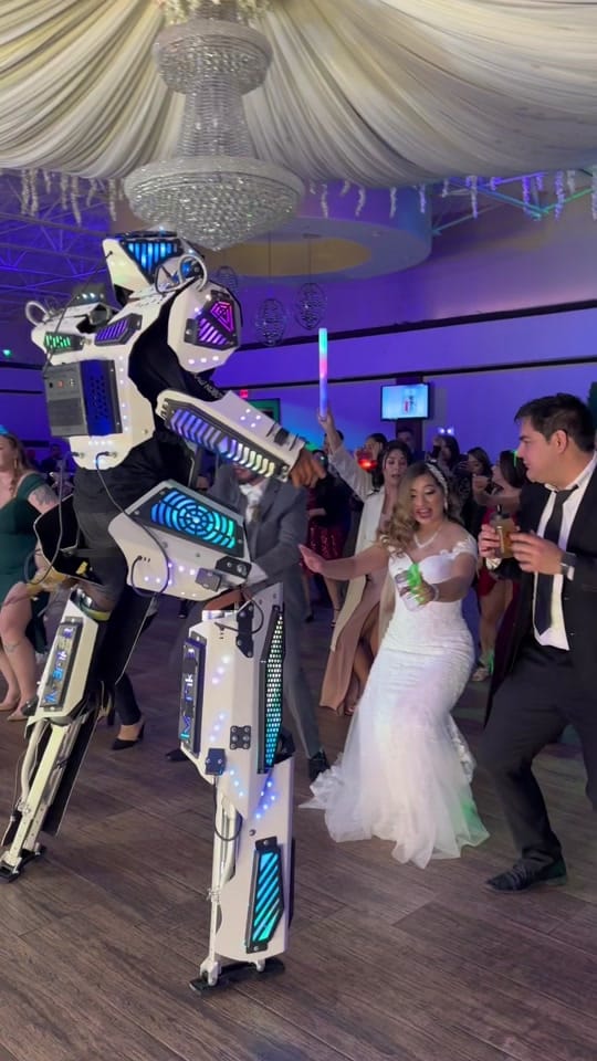 Post 8 by texasrobotshow on TikTok (video)