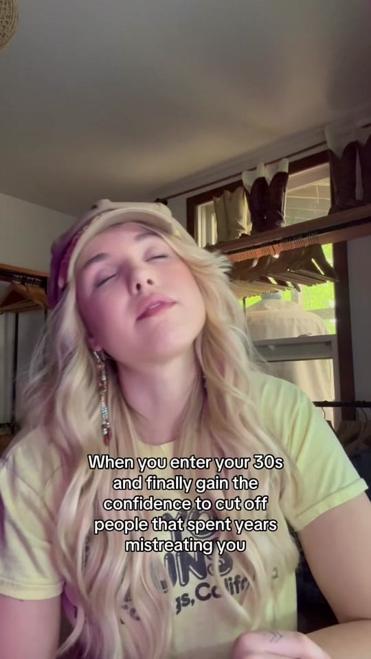 Post 1 by hannahmariekelleymusic on TikTok (video)