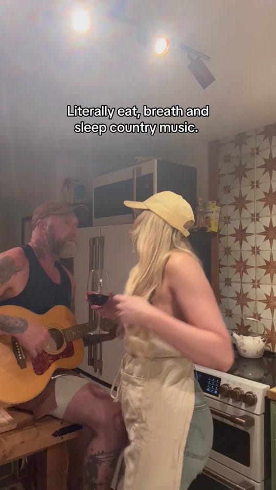 Post 7 by hannahmariekelleymusic on TikTok (video)