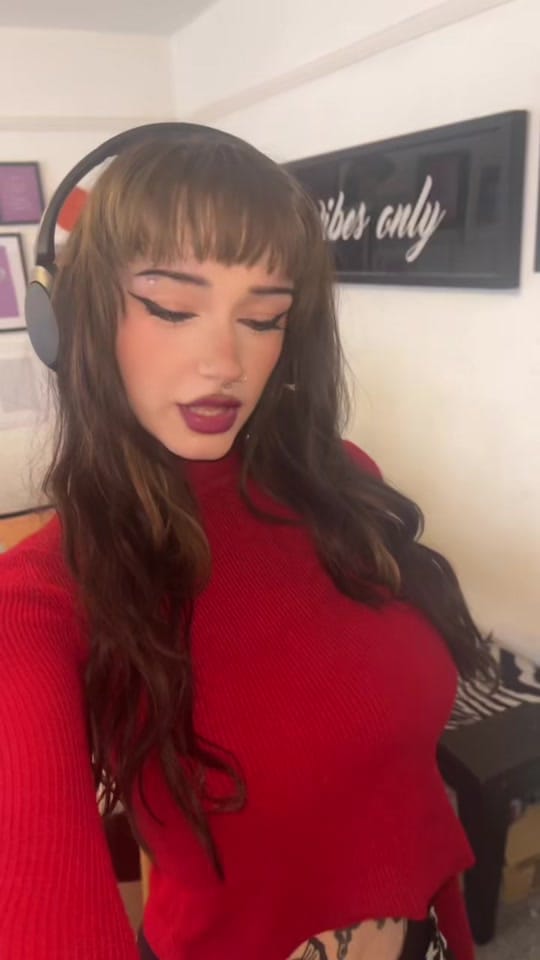 Post 6 by demieej on TikTok (video)