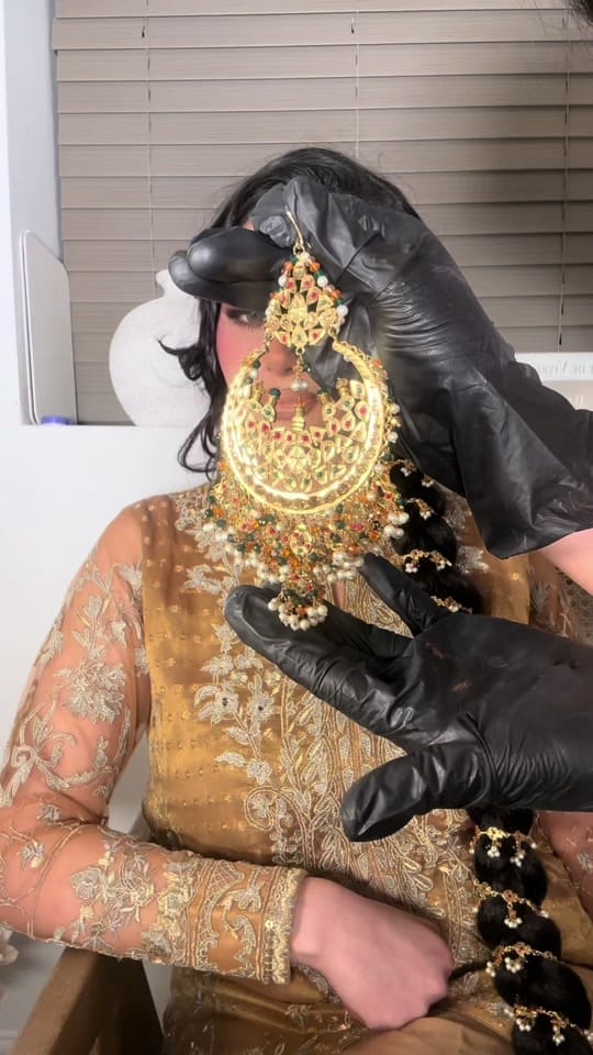 Post 5 by sanaismail_mua on TikTok (video)