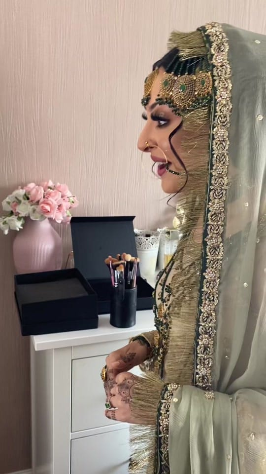Post 10 by sanaismail_mua on TikTok (video)