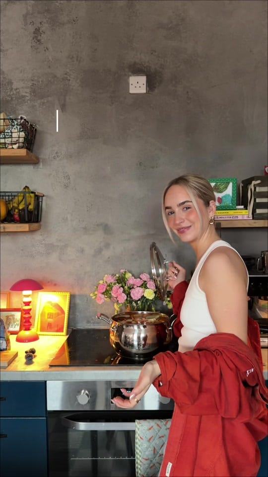 Post 6 by Estera on TikTok (video)