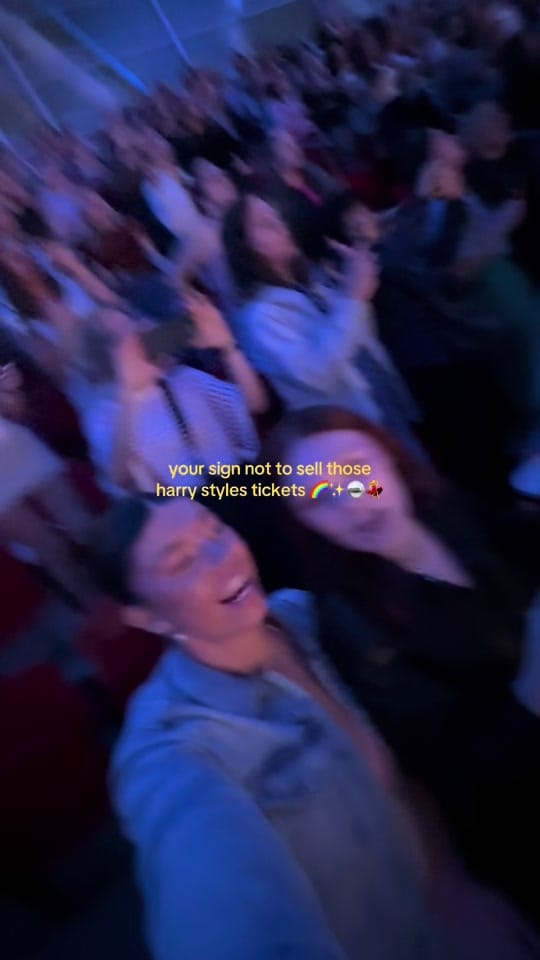 Post 3 by caitlyn | life in cardiff 💐 on TikTok (video)