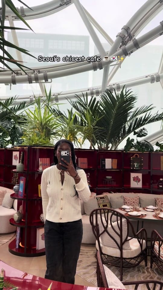 Post 1 by Iviè Milan | London + Travel on TikTok (video)