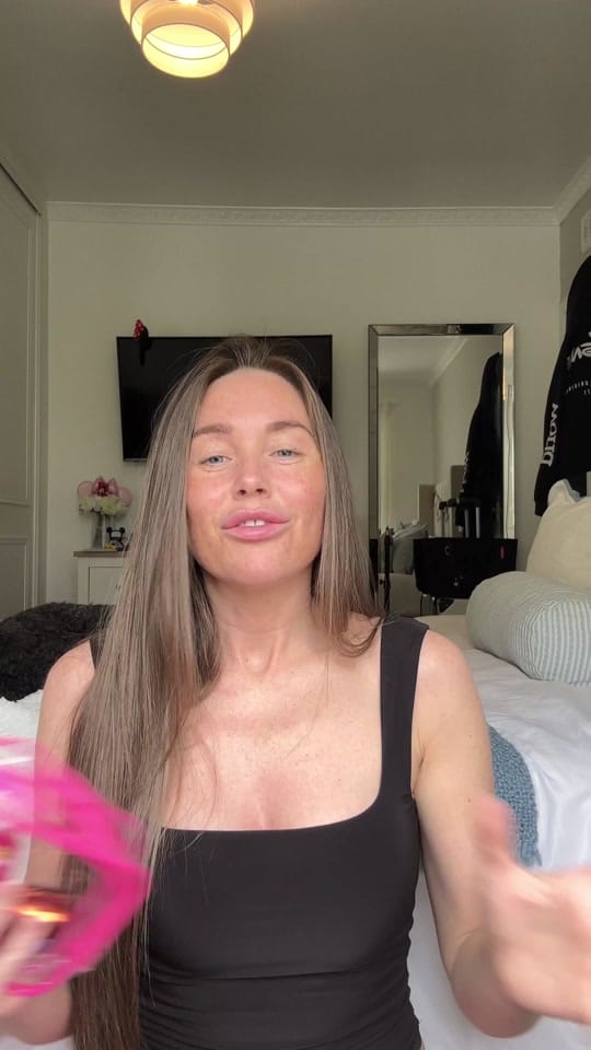 Post 5 by nikfoxx on TikTok (video)