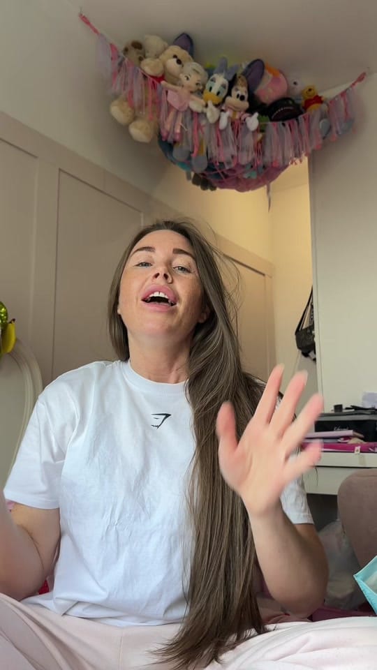 Post 2 by nikfoxx on TikTok (video)
