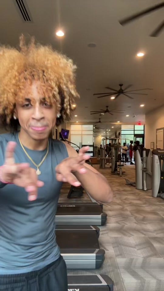 Post 10 by meddy on TikTok (video)