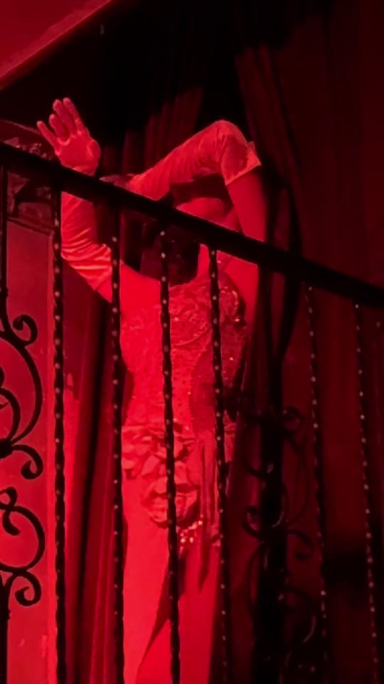 Post 1 by Effie Somrova on TikTok (video)