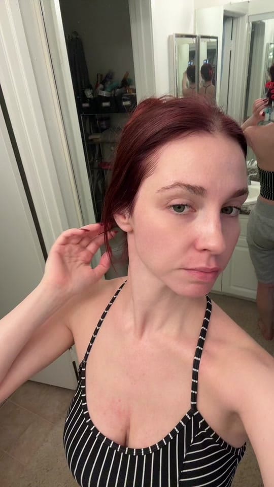 Post 3 by Effie Somrova on TikTok (video)
