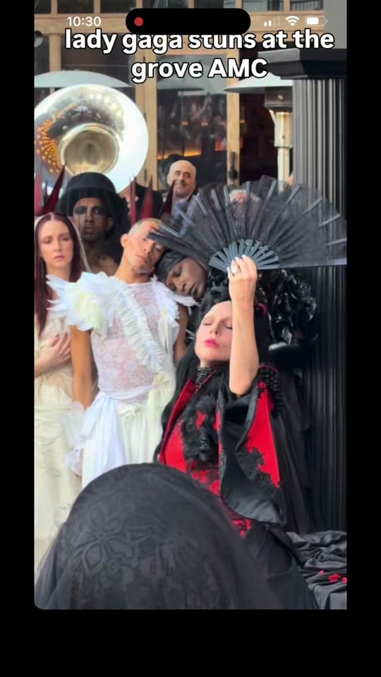 Post 6 by Effie Somrova on TikTok (video)