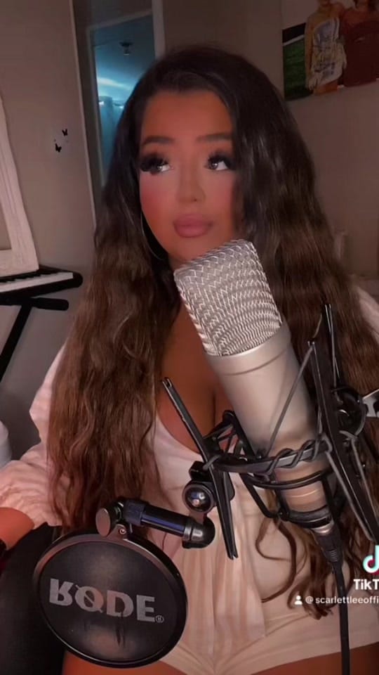 Post 8 by Scarlett Lee Official on TikTok (video)