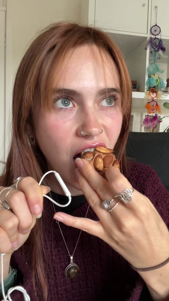 Post 9 by robyn 𖤓 vegan eats & travel on TikTok (video)
