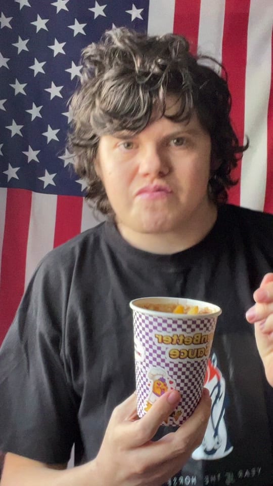 Post 9 by Eduard Schäfer on TikTok (video)
