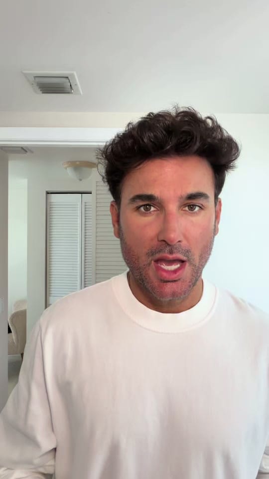 Post 6 by Mauricio Mejía on TikTok (video)