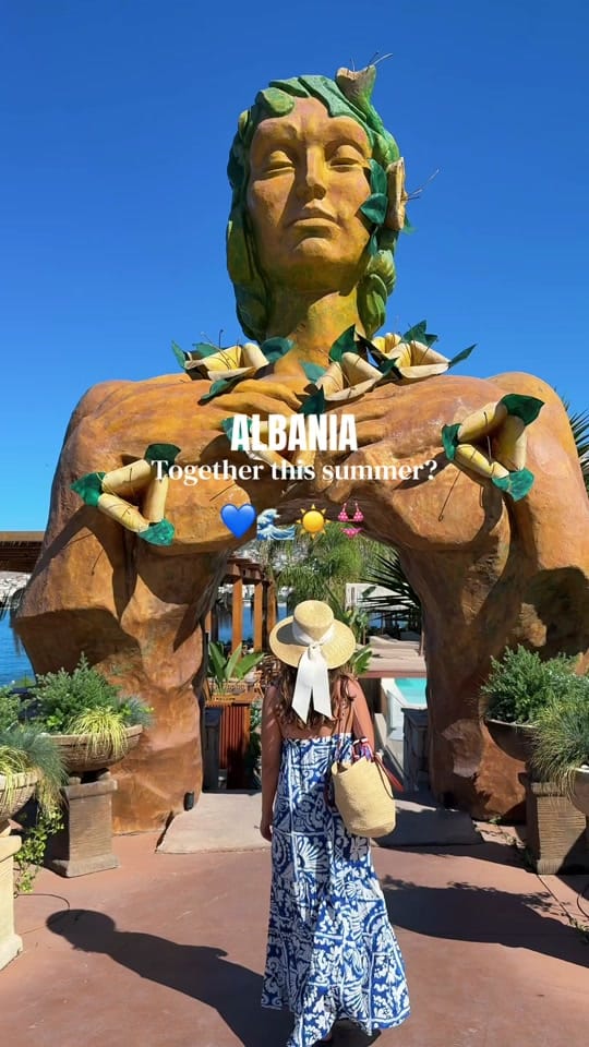 Post 2 by Anna | London Travel Blogger on TikTok (video)