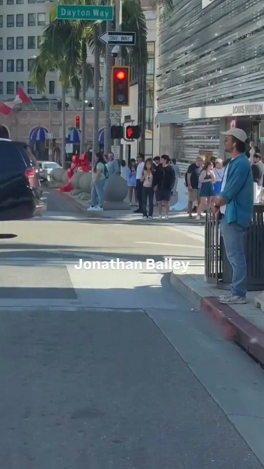 Post 5 by Hollywood Bus Tours on TikTok (video)