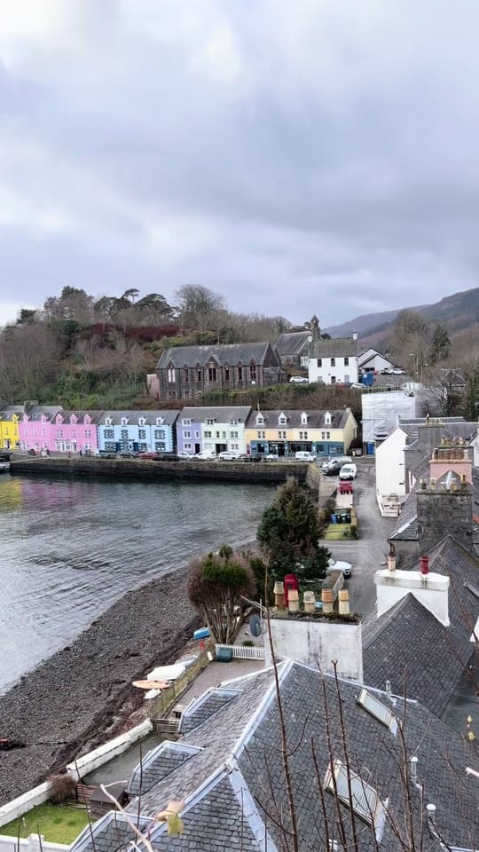 Post 1 by Lyla Munro on TikTok (video)