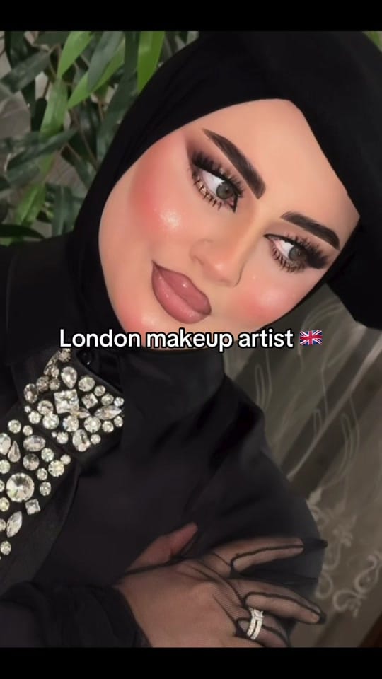 Post 6 by London makeup artist 🇬🇧 on TikTok (video)