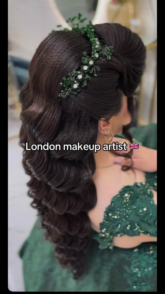 Post 1 by London makeup artist 🇬🇧 on TikTok (video)