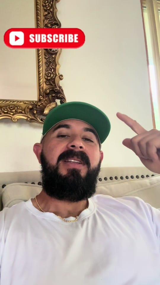 Post 4 by Adrian Rios Gonzalez on TikTok (video)