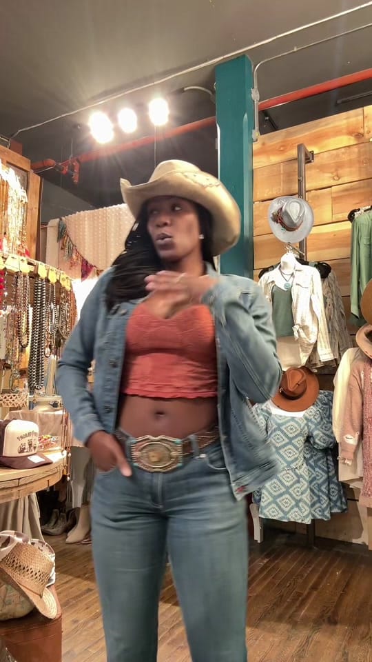 Post 3 by Ariona Hall on TikTok (video)