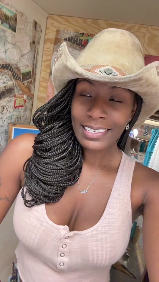 Post 9 by Ariona Hall on TikTok (video)