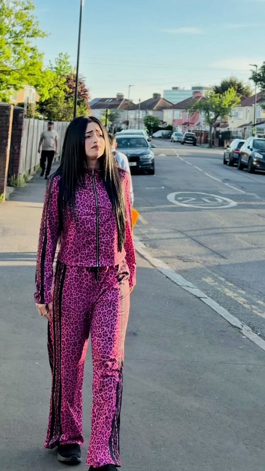 Post 7 by Samin Chaudhary 🇬🇧 on TikTok (video)