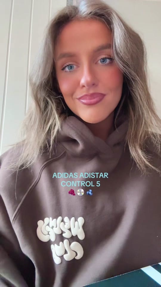 Post 5 by Holly Mac 🍒 on TikTok (video)