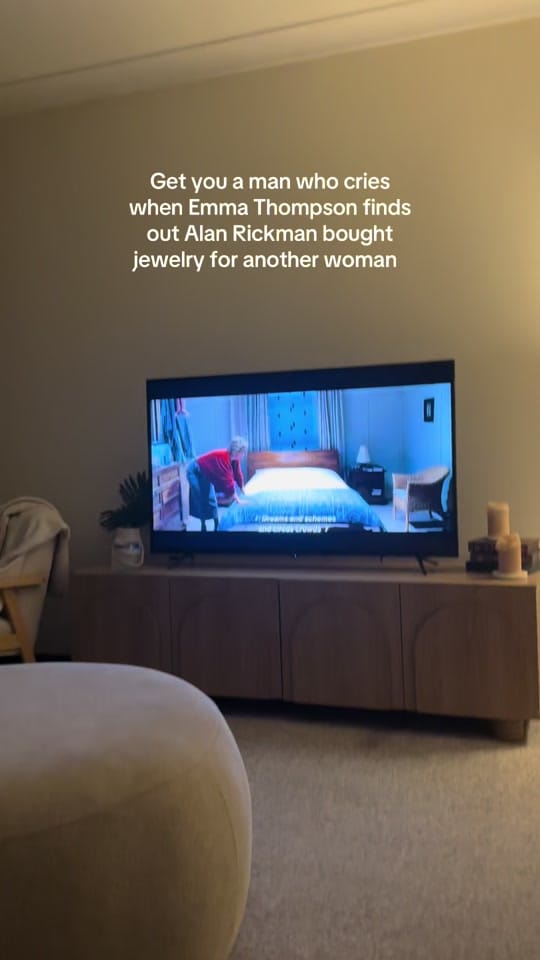 Post 3 by Veronica on TikTok (video)