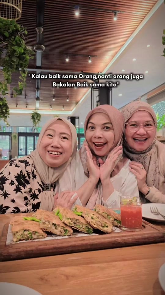 Post 5 by AyuMurdie on TikTok (video)