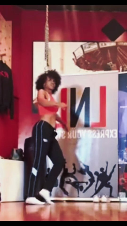 Post 9 by Simone on TikTok (video)