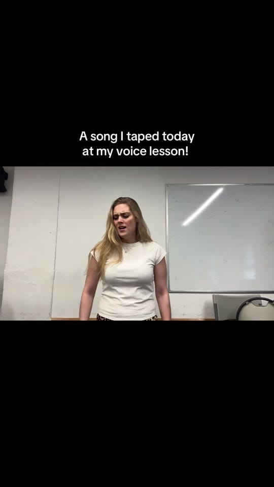 Post 2 by Chloe Diamond on TikTok (video)