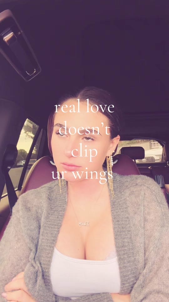Post 6 by Mara Mirkin on TikTok (video)