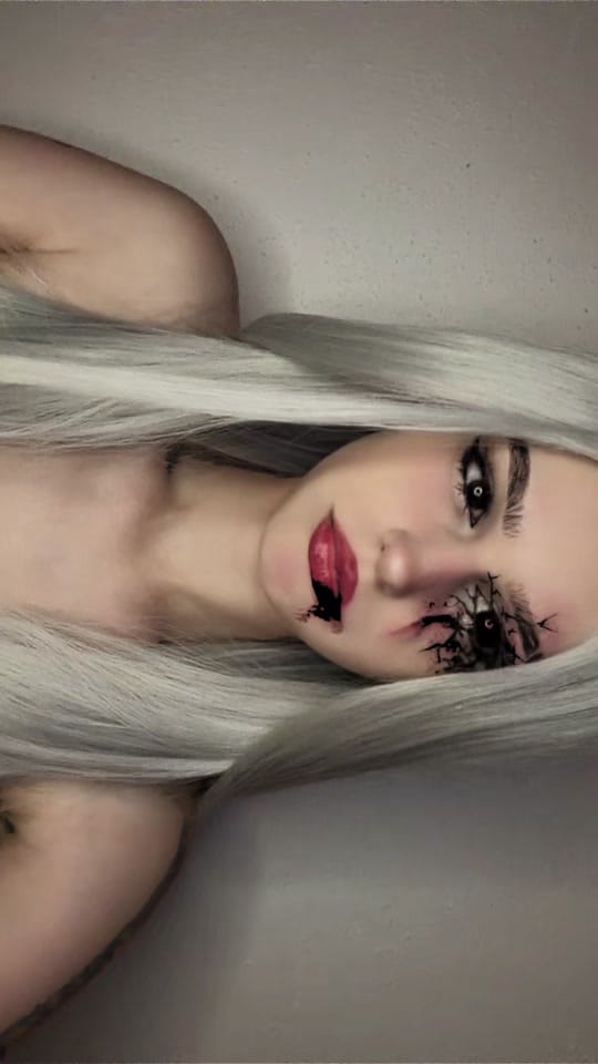 Post 2 by sariUsagii on TikTok (video)