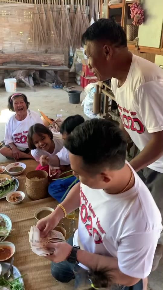 Post 8 by Taweesak #หนุ่มอุบล on TikTok (video)