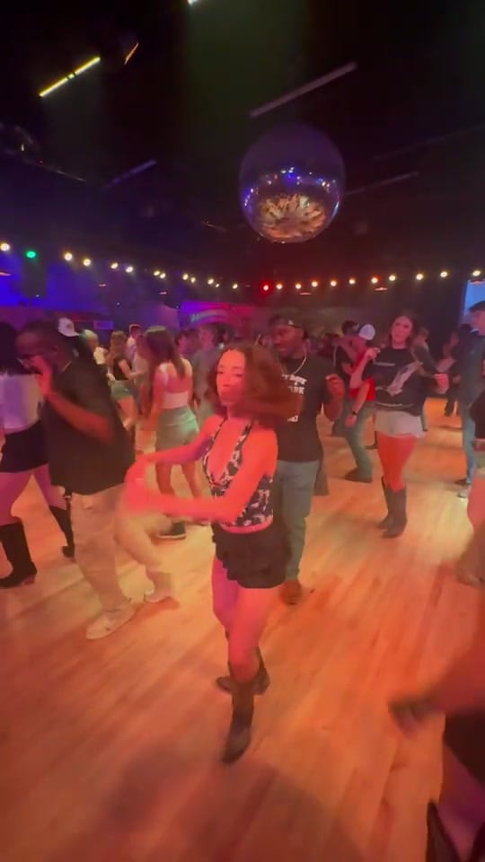 Post 10 by MyChole on TikTok (video)