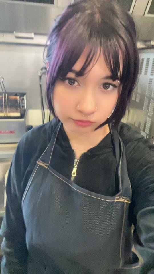 Post 1 by Chelsea / ឆែលស៊ី 🇰🇭 on TikTok (video)