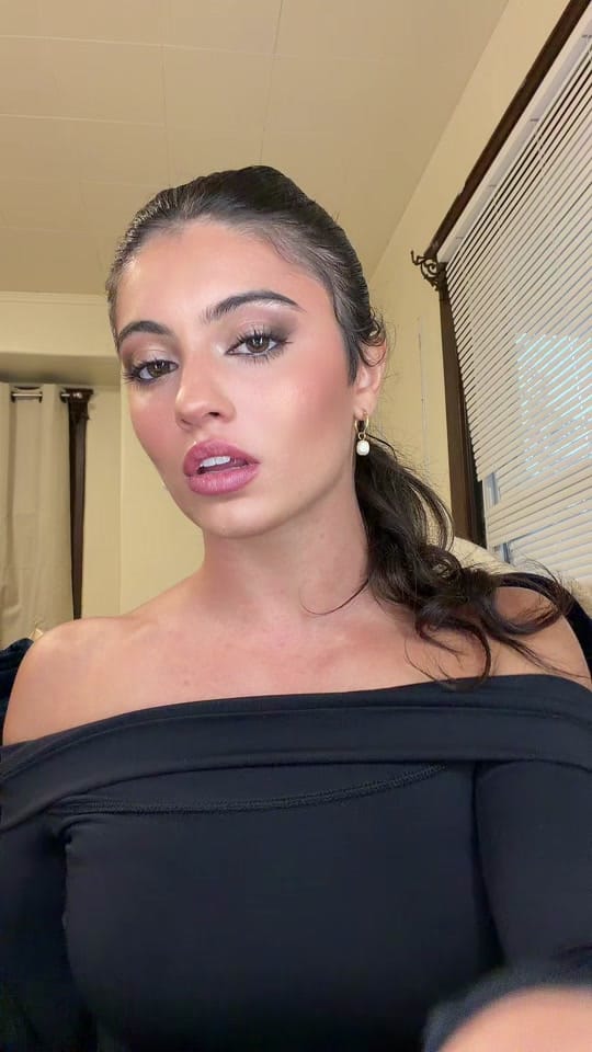 Post 3 by giulianaaaaa on TikTok (video)