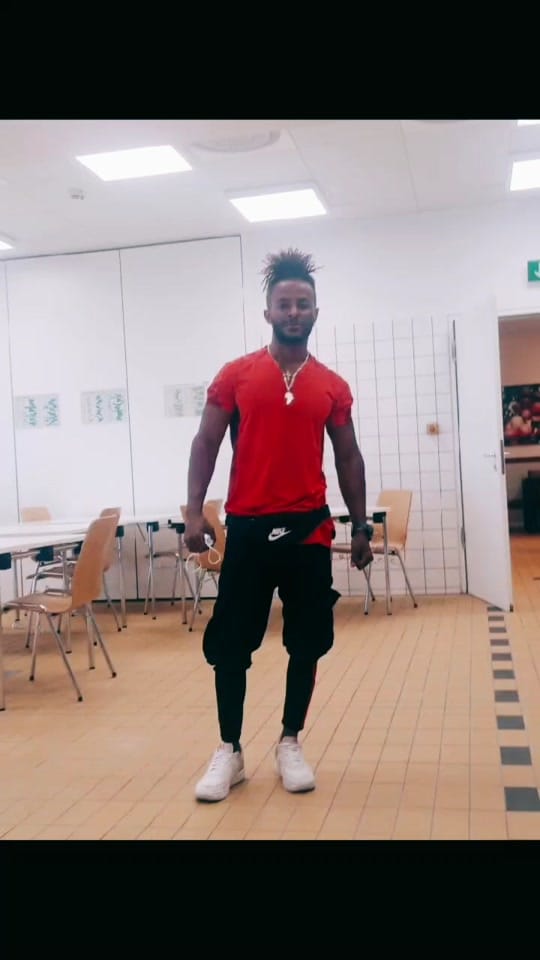 Post 1 by Gura Gura on TikTok (video)