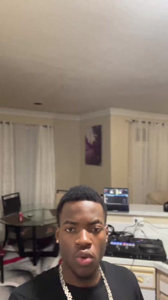 Post 4 by Sexyyy Rom😍🤩 on TikTok (video)